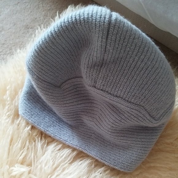 Aritiza Auxiliary Beanie 88% Cashmere in Light Blue - NWTags - Picture 6 of 16